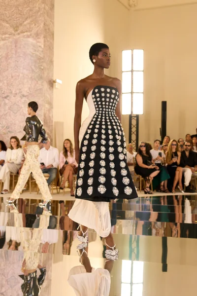 Look 7